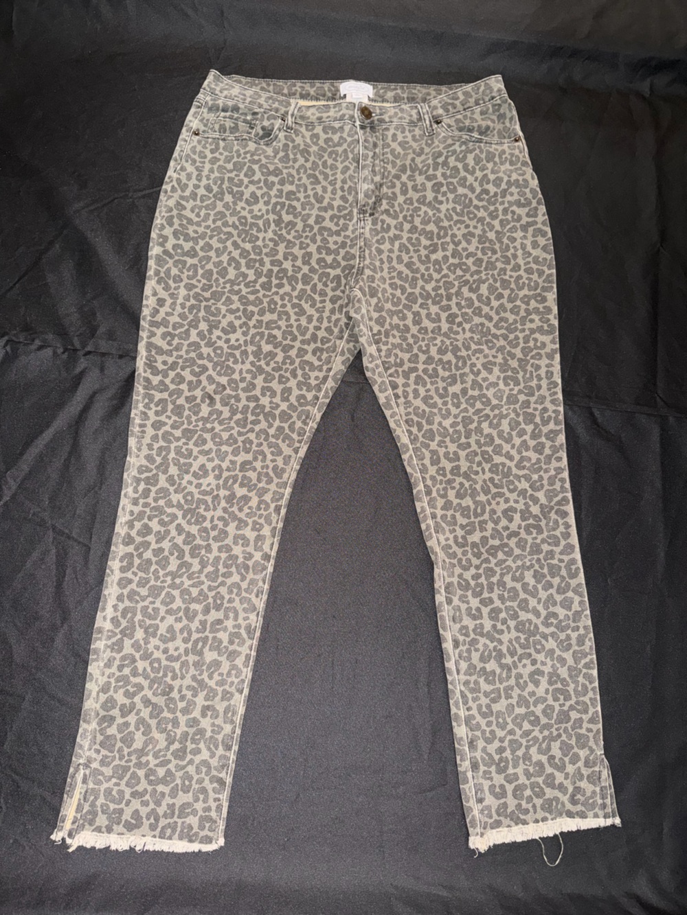 Mud Pie Leopard-Print Skinny Jeans in Gray